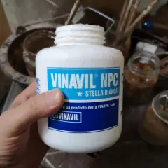 Flacone di Vinavil NPC Stella Bianca, ideale per lavori che richiedono un rapido tempo asciugatura vinavil.