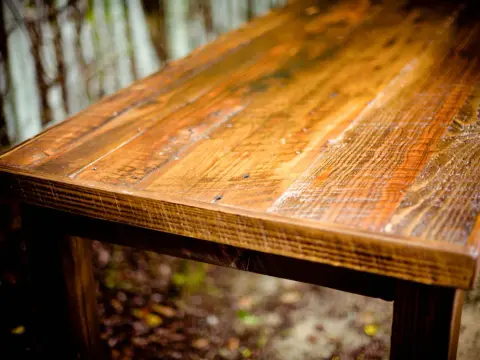 Olio d’oliva sul legno: perché evitarlo e cosa usare