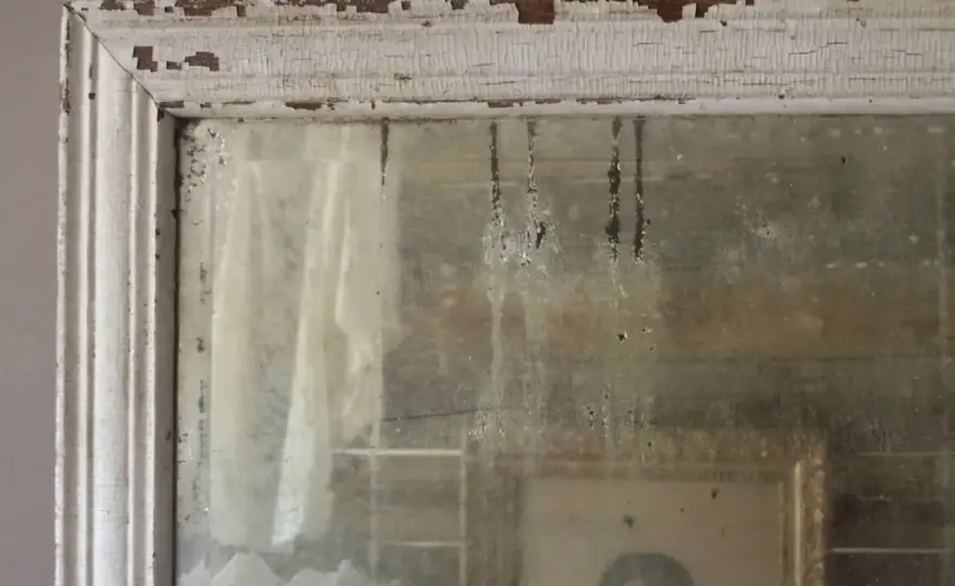 Come invecchiare uno specchio con un effetto vintage naturale