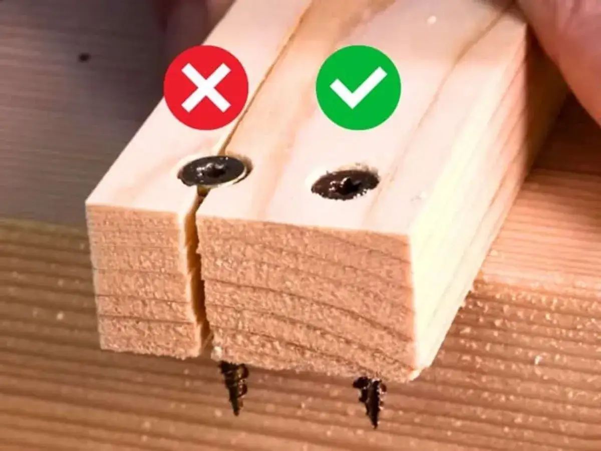 Impara come unire due pezzi di legno con viti: la vite a sinistra è sbagliata, quella a destra è corretta.